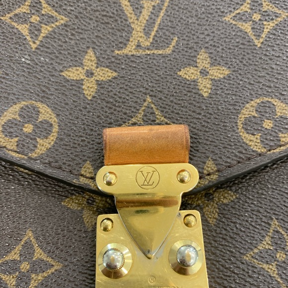 🔴SOLD🔴Louis Vuitton Pochette Métis - Picture 2 of 11